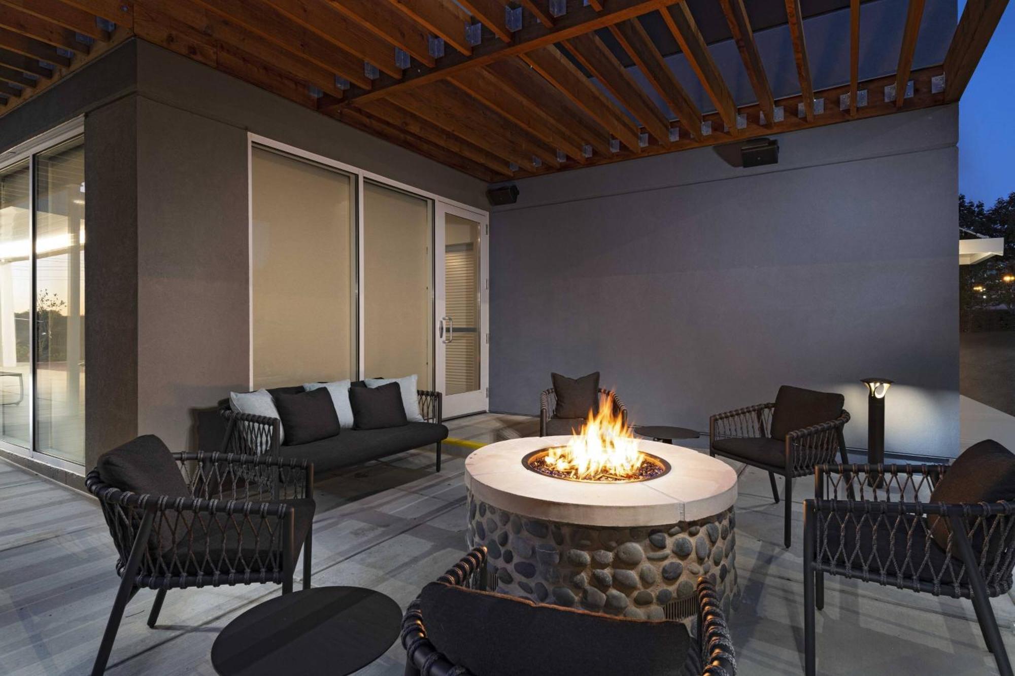 Towneplace Suites By Marriott Brentwood Bagian luar foto