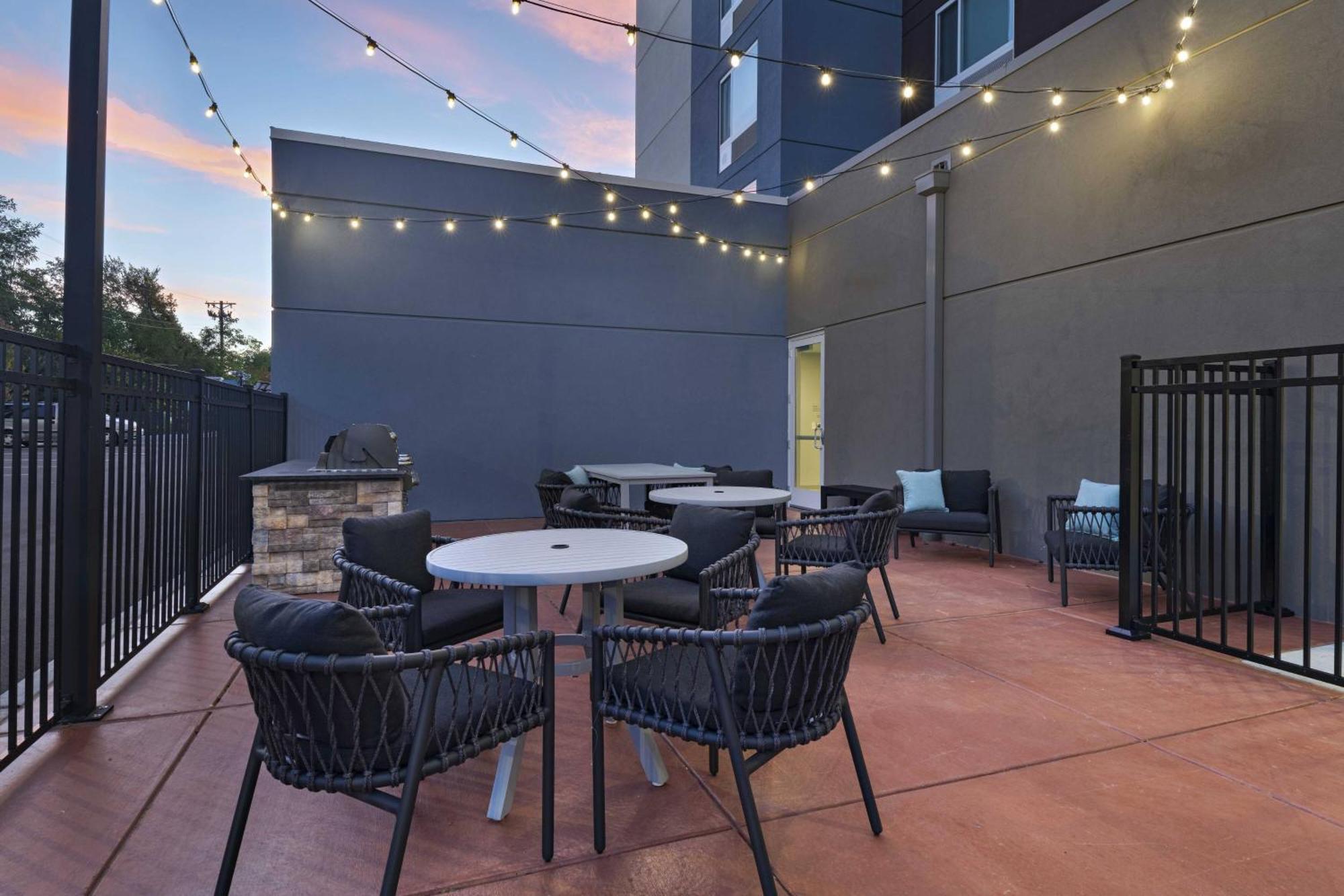 Towneplace Suites By Marriott Brentwood Bagian luar foto